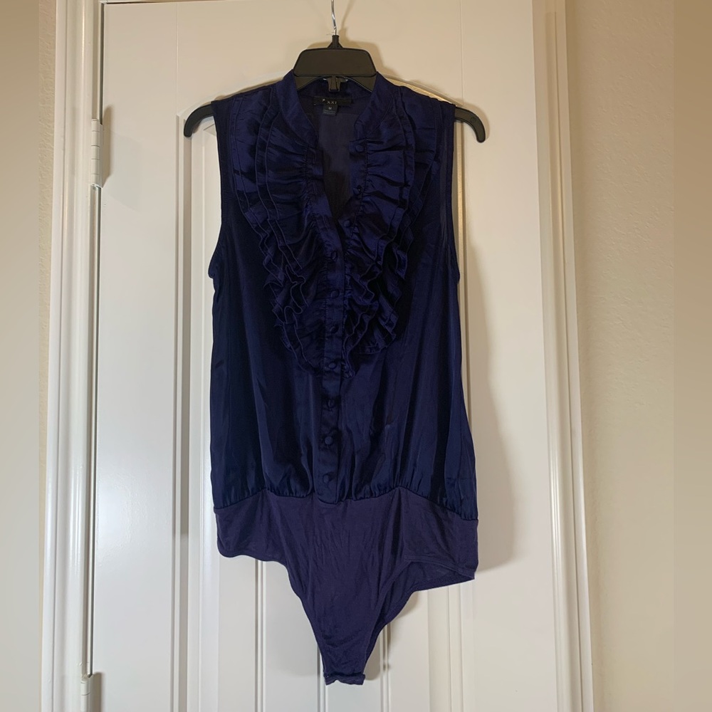 EUC Forever 21 Sleeveless Semi Sheer Navy Bodysuit w/Ruffled Collard l Medium